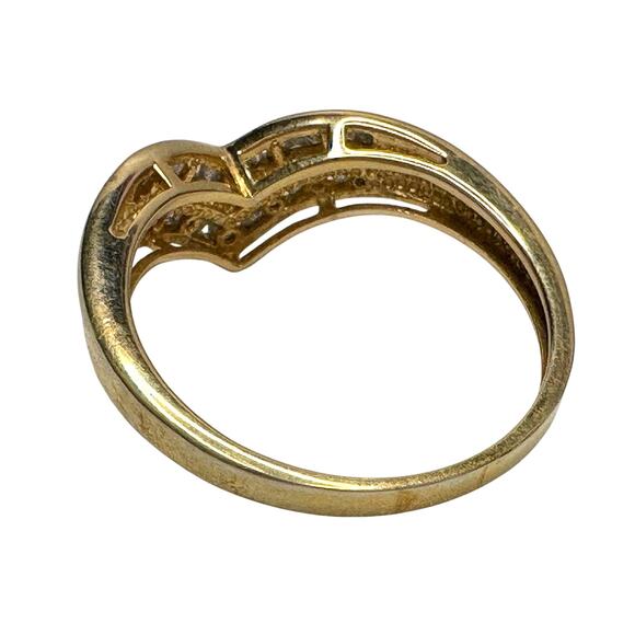 Beautiful 2 Row Chevron Style 1/4 Carat Natural Diamond Baguette Ring - Size 7 - Picture 5 of 17